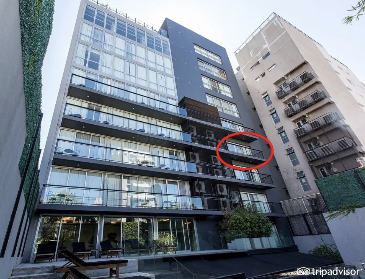 一世代前团员Liam Payne坠楼身亡，死前数小时曾发影片，酒店房凌乱画面流出，有两名女性曾在房内